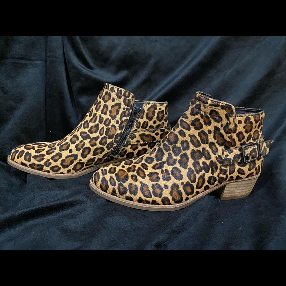 Gianni Bini cheetah booties Brand NEW